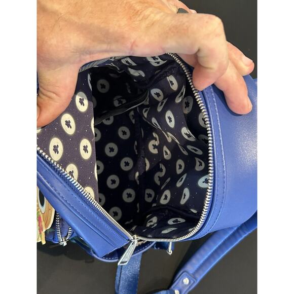 Universal E.T. The Extra-Terrestrial Loungefly Mini Backpack Glows in the Dark - Picture 8 of 13